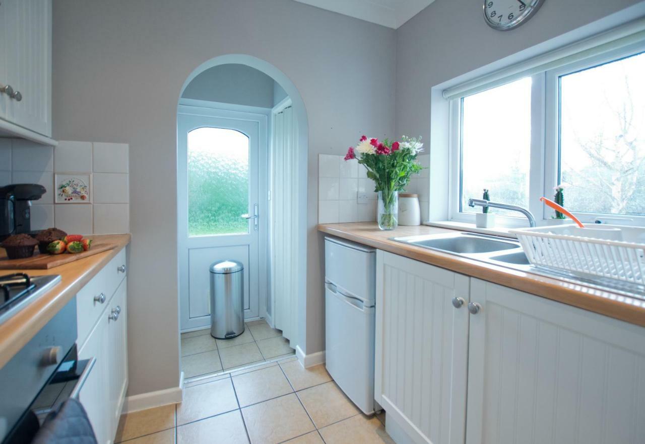 Grove Cottage Basingstoke Eksteriør bilde
